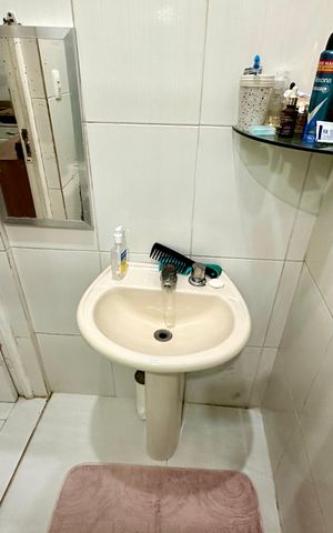 Casa à venda com 50m², 2 quartos e sem vaga Casa à venda com 50m², 2 quartos e sem vagaBanheiro de Serviço