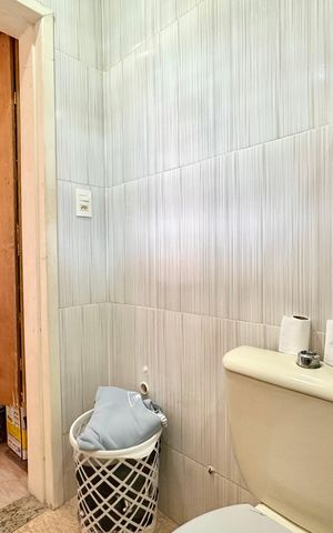 Casa à venda com 50m², 2 quartos e sem vaga Casa à venda com 50m², 2 quartos e sem vagaBanheiro 1