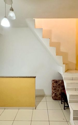 Casa à venda com 50m², 2 quartos e sem vaga Casa à venda com 50m², 2 quartos e sem vagaSala