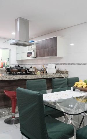Casa à venda com 113m², 3 quartos e 2 vagasCozinha