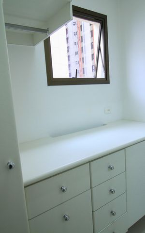 Apartamento à venda com 124m², 3 quartos e 2 vagas Apartamento à venda com 124m², 3 quartos e 2 vagasQuarto de Serviço