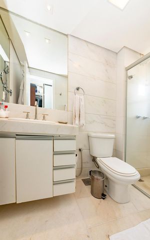 Apartamento à venda com 235m², 4 quartos e 4 vagasBanheiro da Suíte