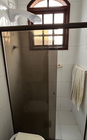 Casa à venda com 480m², 4 quartos e 4 vagasBanheiro da Suíte 2