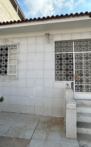 Casa à venda com 480m², 4 quartos e 4 vagasFachada