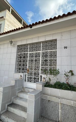 Casa à venda com 480m², 4 quartos e 4 vagasFachada