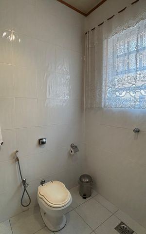 Casa à venda com 480m², 4 quartos e 4 vagasBanheiro 1