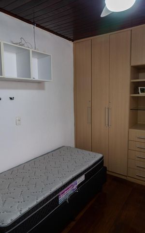 Casa à venda com 5000m², 4 quartos e 10 vagas Casa à venda com 5000m², 4 quartos e 10 vagasQuarto 1