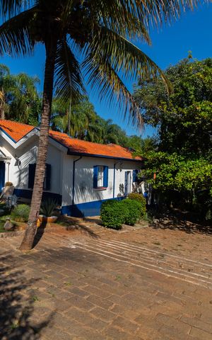 Casa à venda com 5000m², 4 quartos e 10 vagas Casa à venda com 5000m², 4 quartos e 10 vagasÁrea comum