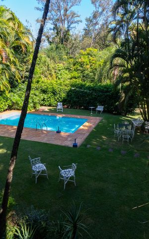Casa à venda com 5000m², 4 quartos e 10 vagas Casa à venda com 5000m², 4 quartos e 10 vagasÁrea comum