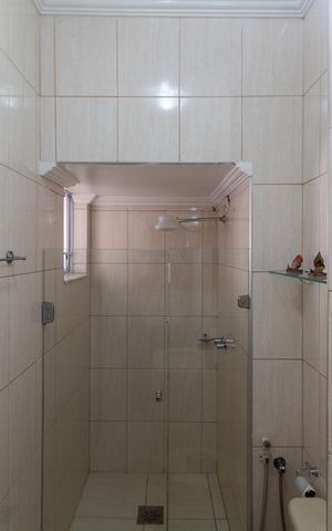 Casa à venda com 5000m², 4 quartos e 10 vagas Casa à venda com 5000m², 4 quartos e 10 vagasBanheiro Social