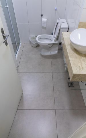 Casa à venda com 5000m², 4 quartos e 10 vagas Casa à venda com 5000m², 4 quartos e 10 vagasBanheiro 2