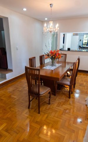 Casa à venda com 5000m², 4 quartos e 10 vagas Casa à venda com 5000m², 4 quartos e 10 vagasSala