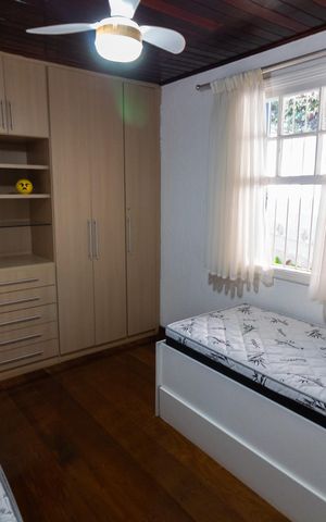 Casa à venda com 5000m², 4 quartos e 10 vagas Casa à venda com 5000m², 4 quartos e 10 vagasQuarto 1