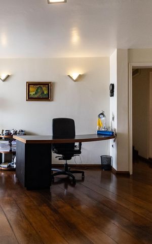 Apartamento à venda com 354m², 4 quartos e 4 vagas Apartamento à venda com 354m², 4 quartos e 4 vagasEscritório