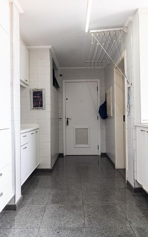Apartamento à venda com 354m², 4 quartos e 4 vagas Apartamento à venda com 354m², 4 quartos e 4 vagasÁrea de Serviço