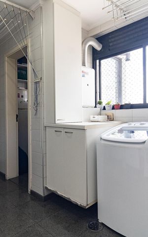 Apartamento à venda com 354m², 4 quartos e 4 vagas Apartamento à venda com 354m², 4 quartos e 4 vagasÁrea de Serviço