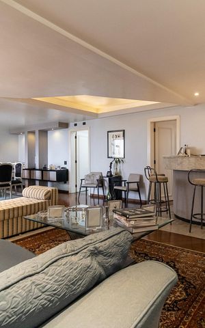 Apartamento à venda com 354m², 4 quartos e 4 vagas Apartamento à venda com 354m², 4 quartos e 4 vagasSala