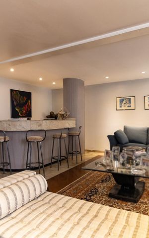 Apartamento à venda com 354m², 4 quartos e 4 vagas Apartamento à venda com 354m², 4 quartos e 4 vagasSala