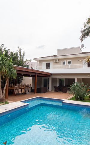 Casa de condomínio para alugar com 350m², 4 quartos e 2 vagas Casa de condomínio para alugar com 350m², 4 quartos e 2 vagasÁrea Externa