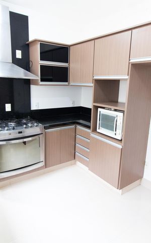 Casa de condomínio para alugar com 350m², 4 quartos e 2 vagas Casa de condomínio para alugar com 350m², 4 quartos e 2 vagasCozinha