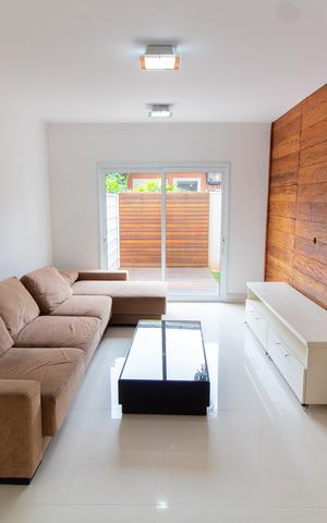 Casa de condomínio para alugar com 350m², 4 quartos e 2 vagas Casa de condomínio para alugar com 350m², 4 quartos e 2 vagasSala