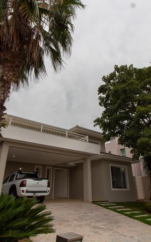 Casa de condomínio para alugar com 350m², 4 quartos e 2 vagas Casa de condomínio para alugar com 350m², 4 quartos e 2 vagasÁrea Externa
