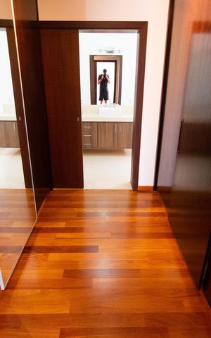Casa de condomínio para alugar com 350m², 4 quartos e 2 vagas Casa de condomínio para alugar com 350m², 4 quartos e 2 vagasCloset da Suíte 1