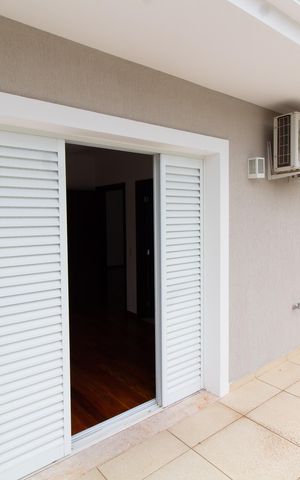 Casa de condomínio para alugar com 350m², 4 quartos e 2 vagas Casa de condomínio para alugar com 350m², 4 quartos e 2 vagasSacada da Suíte 3