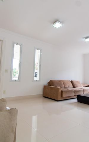 Casa de condomínio para alugar com 350m², 4 quartos e 2 vagas Casa de condomínio para alugar com 350m², 4 quartos e 2 vagasSala