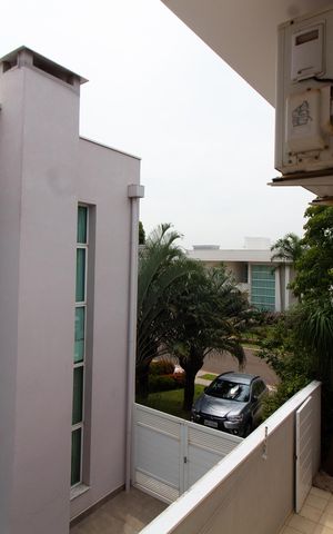 Casa de condomínio para alugar com 350m², 4 quartos e 2 vagas Casa de condomínio para alugar com 350m², 4 quartos e 2 vagasVista da Suíte 2