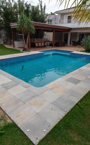 Casa de condomínio para alugar com 350m², 4 quartos e 2 vagas Casa de condomínio para alugar com 350m², 4 quartos e 2 vagasÁrea Externa
