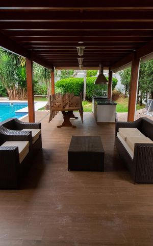Casa de condomínio para alugar com 350m², 4 quartos e 2 vagas Casa de condomínio para alugar com 350m², 4 quartos e 2 vagasÁrea Externa