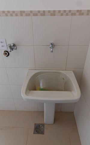 Casa de condomínio para alugar com 350m², 4 quartos e 2 vagas Casa de condomínio para alugar com 350m², 4 quartos e 2 vagasÁrea de Serviço