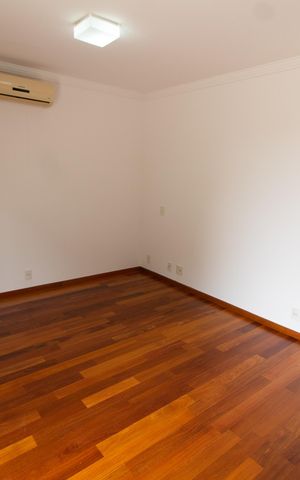 Casa de condomínio para alugar com 350m², 4 quartos e 2 vagas Casa de condomínio para alugar com 350m², 4 quartos e 2 vagasSuíte 1