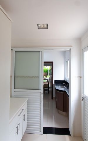 Casa de condomínio para alugar com 350m², 4 quartos e 2 vagas Casa de condomínio para alugar com 350m², 4 quartos e 2 vagasÁrea de Serviço