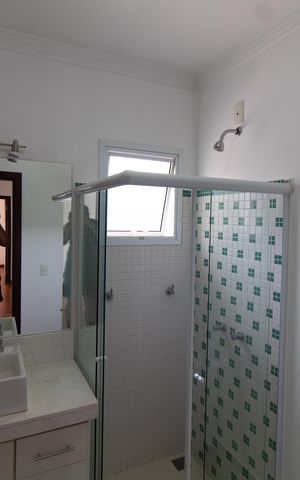 Casa de condomínio para alugar com 350m², 4 quartos e 2 vagas Casa de condomínio para alugar com 350m², 4 quartos e 2 vagasBanheiro Social