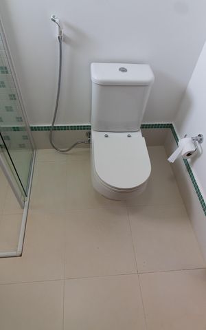 Casa de condomínio para alugar com 350m², 4 quartos e 2 vagas Casa de condomínio para alugar com 350m², 4 quartos e 2 vagasBanheiro Social
