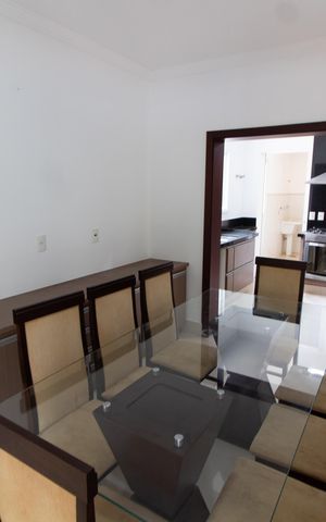 Casa de condomínio para alugar com 350m², 4 quartos e 2 vagas Casa de condomínio para alugar com 350m², 4 quartos e 2 vagasSala de Jantar
