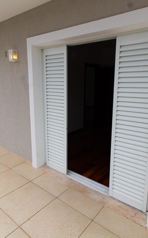 Casa de condomínio para alugar com 350m², 4 quartos e 2 vagas Casa de condomínio para alugar com 350m², 4 quartos e 2 vagasSacada do Quarto