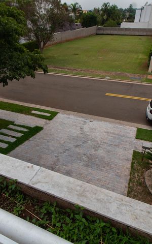 Casa de condomínio para alugar com 350m², 4 quartos e 2 vagas Casa de condomínio para alugar com 350m², 4 quartos e 2 vagasSacada da Suíte 1