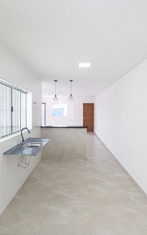 Casa à venda com 170m², 2 quartos e 2 vagas Casa à venda com 170m², 2 quartos e 2 vagasCozinha