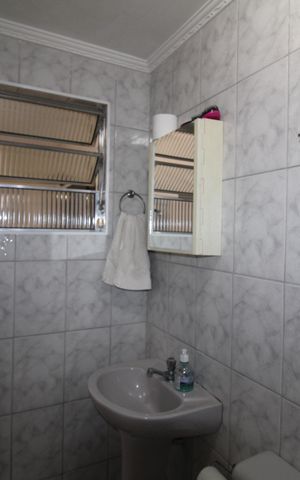 Casa à venda com 165m², 3 quartos e 1 vagaBanheiro 3