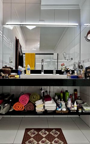 Casa à venda com 247m², 3 quartos e 2 vagas Casa à venda com 247m², 3 quartos e 2 vagasBanheiro do Quarto 1