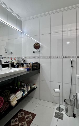 Casa à venda com 247m², 3 quartos e 2 vagas Casa à venda com 247m², 3 quartos e 2 vagasBanheiro do Quarto 1