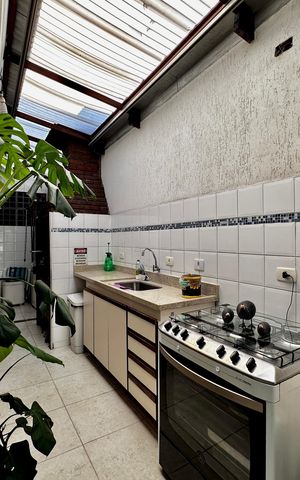 Casa à venda com 247m², 3 quartos e 2 vagas Casa à venda com 247m², 3 quartos e 2 vagasCorredor