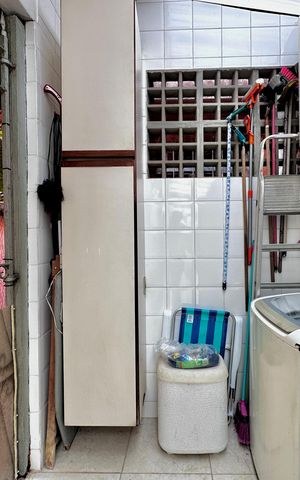 Casa à venda com 247m², 3 quartos e 2 vagas Casa à venda com 247m², 3 quartos e 2 vagasÁrea de Serviço