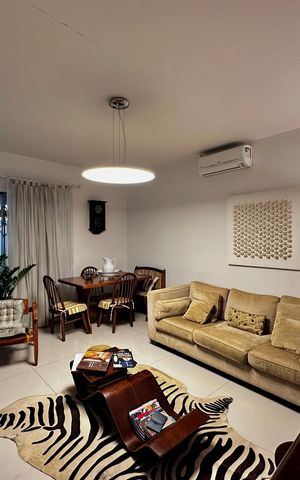 Casa à venda com 247m², 3 quartos e 2 vagas Casa à venda com 247m², 3 quartos e 2 vagasSala