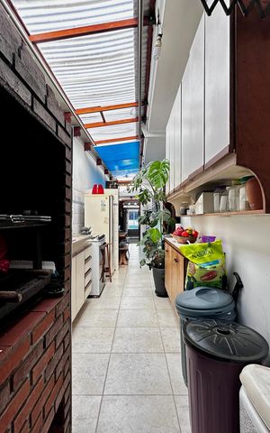 Casa à venda com 247m², 3 quartos e 2 vagas Casa à venda com 247m², 3 quartos e 2 vagasChurrasqueira