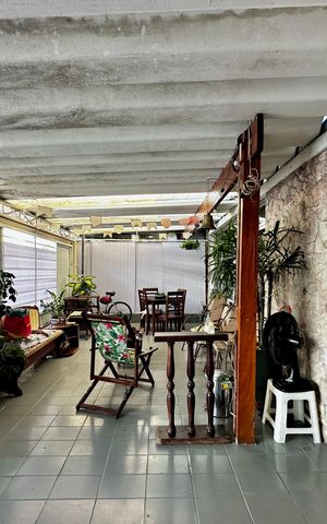 Casa à venda com 247m², 3 quartos e 2 vagas Casa à venda com 247m², 3 quartos e 2 vagasGaragem