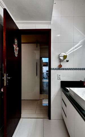 Casa à venda com 247m², 3 quartos e 2 vagas Casa à venda com 247m², 3 quartos e 2 vagasBanheiro Social